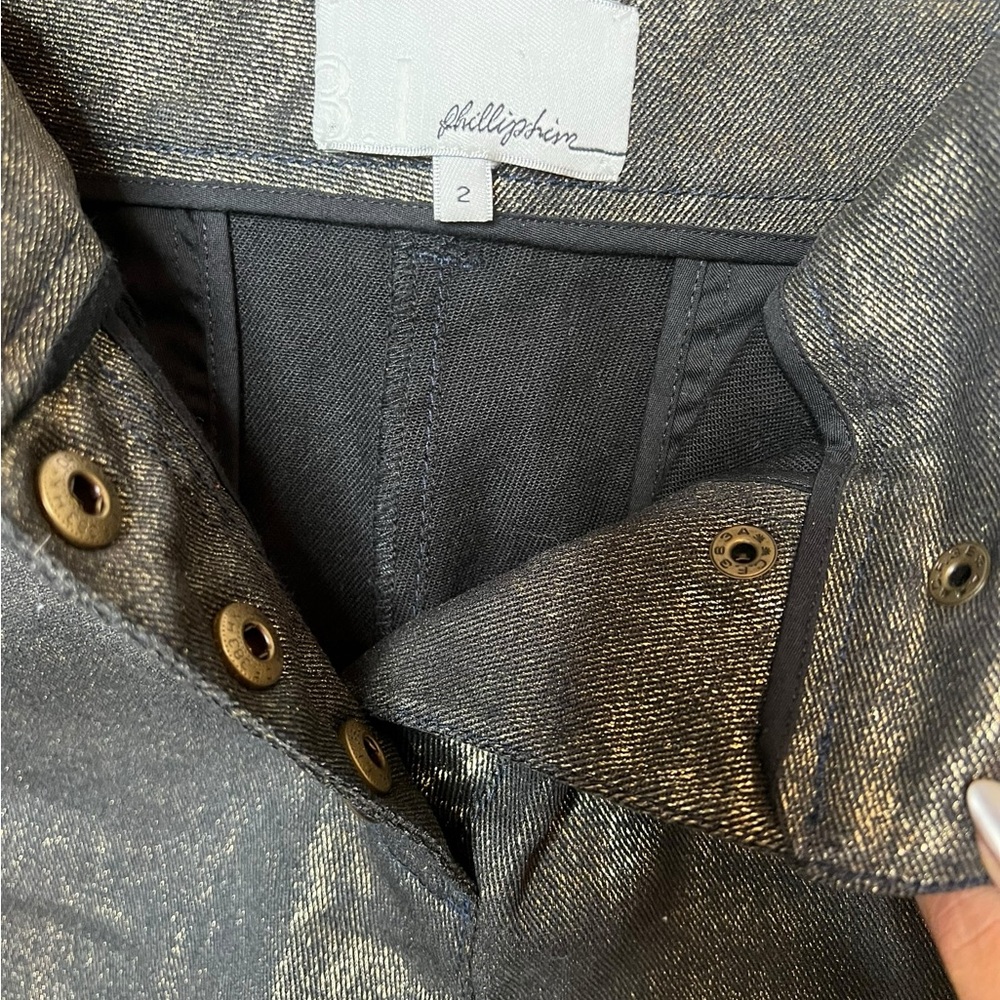 π€π.π πππππππ πππ Bronze Metallic Shorts - Picture 2 of 4